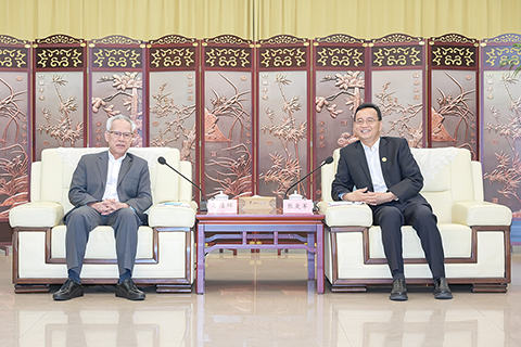 ◎ 行政長官岑浩輝與肇慶市委書記張愛軍會面。