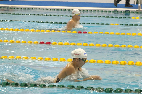 ◎ 澳門陳佩琳在亞青運女子百米蛙決賽猛攻。