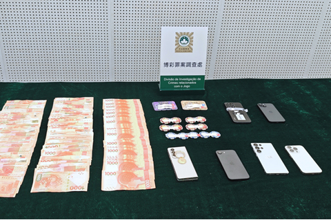 ◎ 行動中檢獲的泥碼及現金。