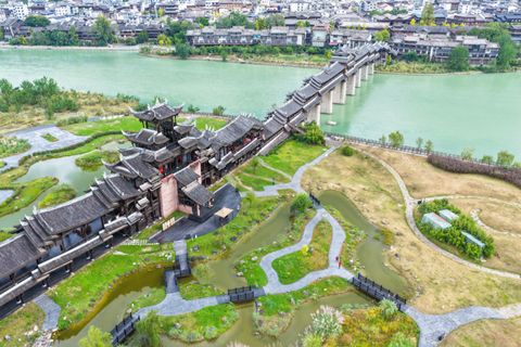 ◎ 這是十月三十日拍攝的濯水古鎮風雨廊橋景色(無人機照片)。