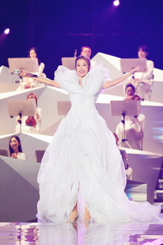 ◎ 莫文蔚十二月二十日將在啟德主場館獻聲。