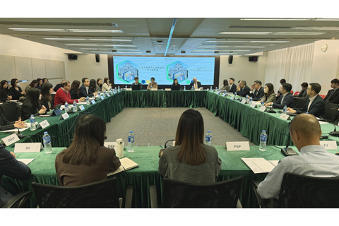 ◎ 跨部門就反洗錢及反恐融資舉行全體大會。