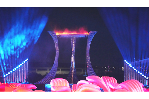 ◎ 十一月九日,第十五屆全國運動會主火炬被點燃。(新華社記者 孫非 攝)