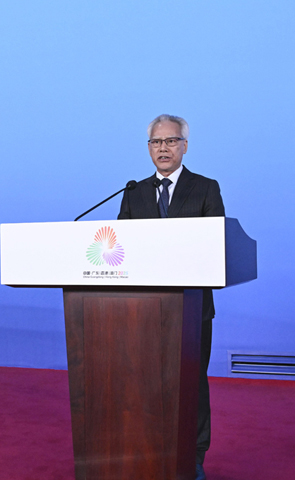 ◎ 十一月九日,第十五屆全國運動會組委會執行主任、澳門特別行政區行政長官岑浩輝在開幕式上致辭。(新華社記者 申宏 攝)