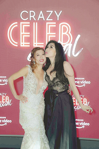 ◎ 何超盈和劉晨芝(左)出席「瘋狂名人社交」活動。