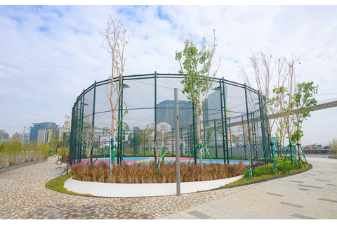 ◎ 南岸海濱綠廊二期一區內自由波地。