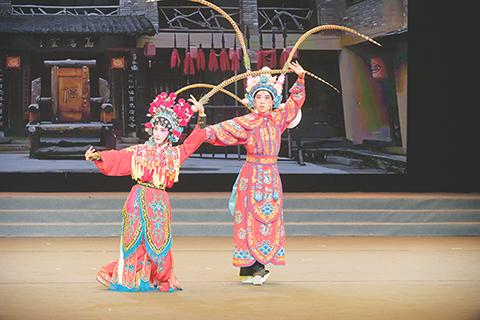 ◎ 劉承禮、李昭儀「穆桂英招親」。