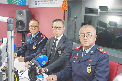◎ 保安範疇官員出席時事節目與聽眾交流。