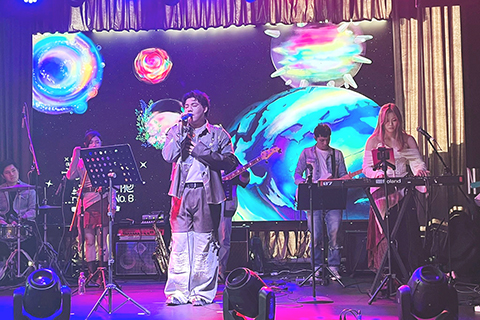 ◎ 《澳門人澳門事》。