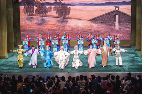 ◎ 《白蛇傳》在澳門文化中心演出成功。