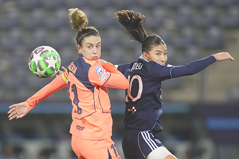 ◎ 女子歐冠昨晨一仗,橙衣巴塞女足二比零客勝巴黎FC。(美聯社)