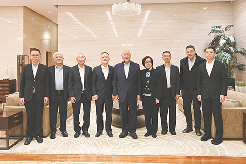 ◎ 全國政協何厚鏵副主席與同善堂一行人合照。