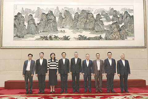 ◎ 中聯辦張應傑副主任與同善堂一行人合照。