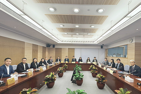 ◎ 土地及公共批給事務跟進委員會昨舉行會議,跟進閒置土地的規劃和利用。譚偉文等政府官員列席會議。