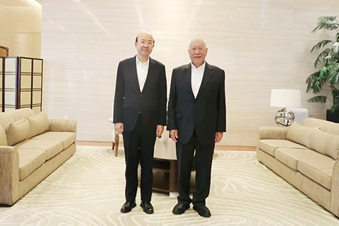 ◎ 劉顯法特派員近日向全國政協副主席何厚鏵辭行。