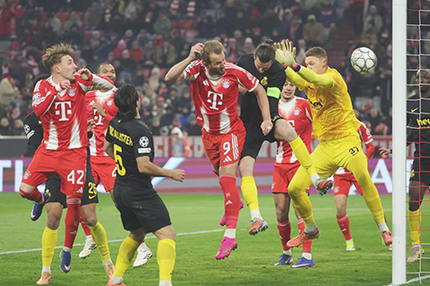 ◎ 拜仁九號哈利卡尼頭攻破門,及後他又罰入十二碼,打退比利時的聖基萊斯聯。(新華社發)
