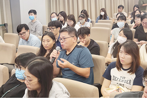 ◎ 社團前線人員就服務居民時遇到的實務問題與政府交換意見。