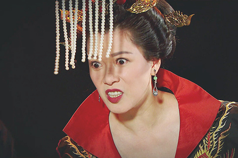◎ 《愛回家》今晚可見三太的女皇LOOK,不輸當年選港姐。