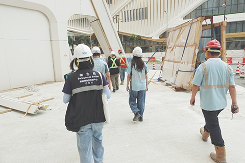 ◎ 地盤聯合防控小組巡查在建工地。