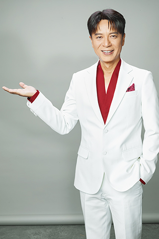 ◎ 李克勤為維特健靈紅白天蔘擔任代言人。