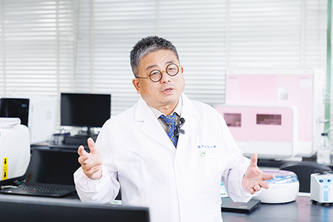 ◎ 澳門科技大學副校長、天然藥物發現與產業化實驗室主任—朱依諄。
