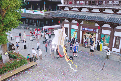 ◎ 仙女散花現場。